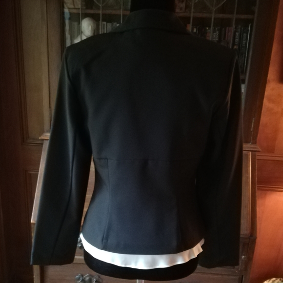 Black Blazer by A. Byer - Size Medium - Picture 5 of 10